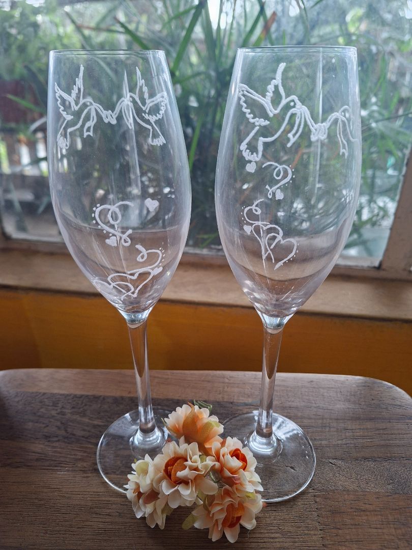 Custom Engraved Glass Drinkware Set thumbnail 7