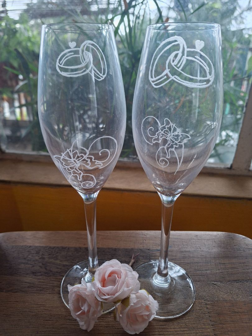 Custom Engraved Glass Drinkware Set thumbnail 8