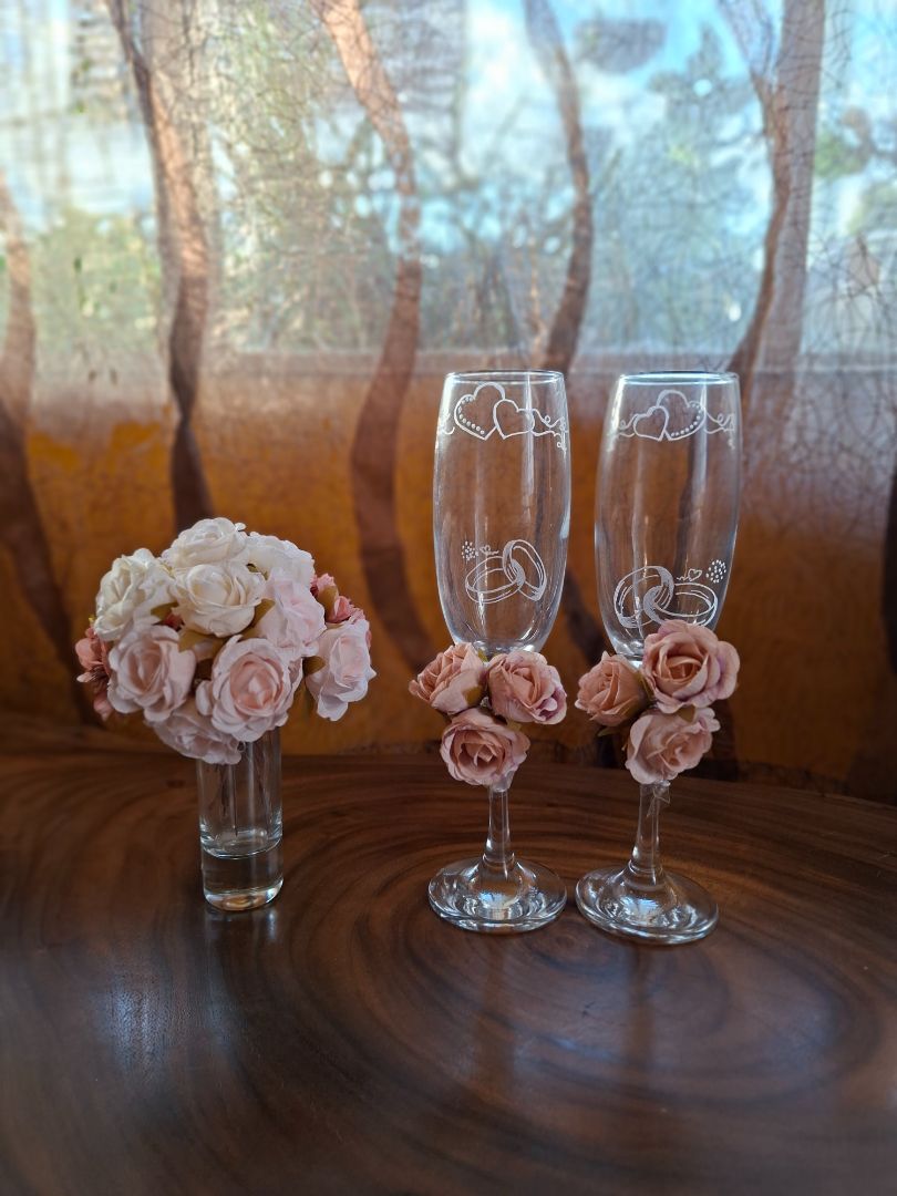 Custom Engraved Glass Drinkware Set thumbnail 10