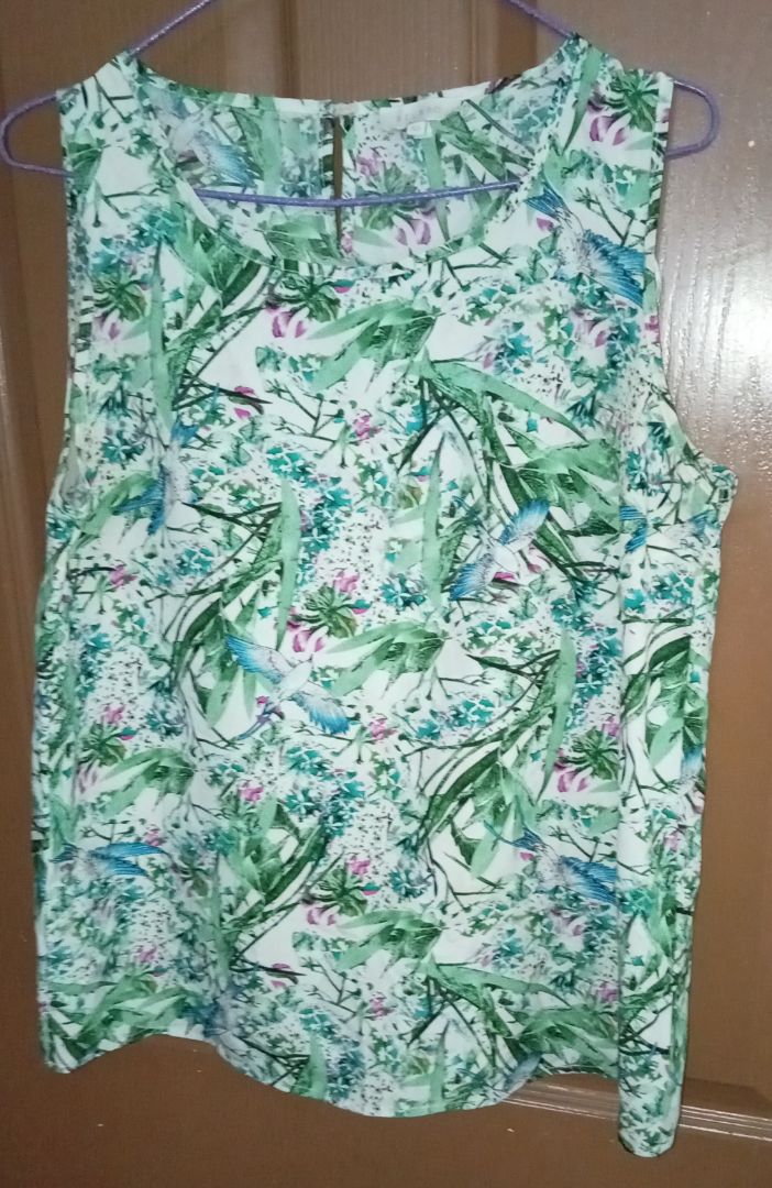 Green Floral Sleeveless Blouse Size M