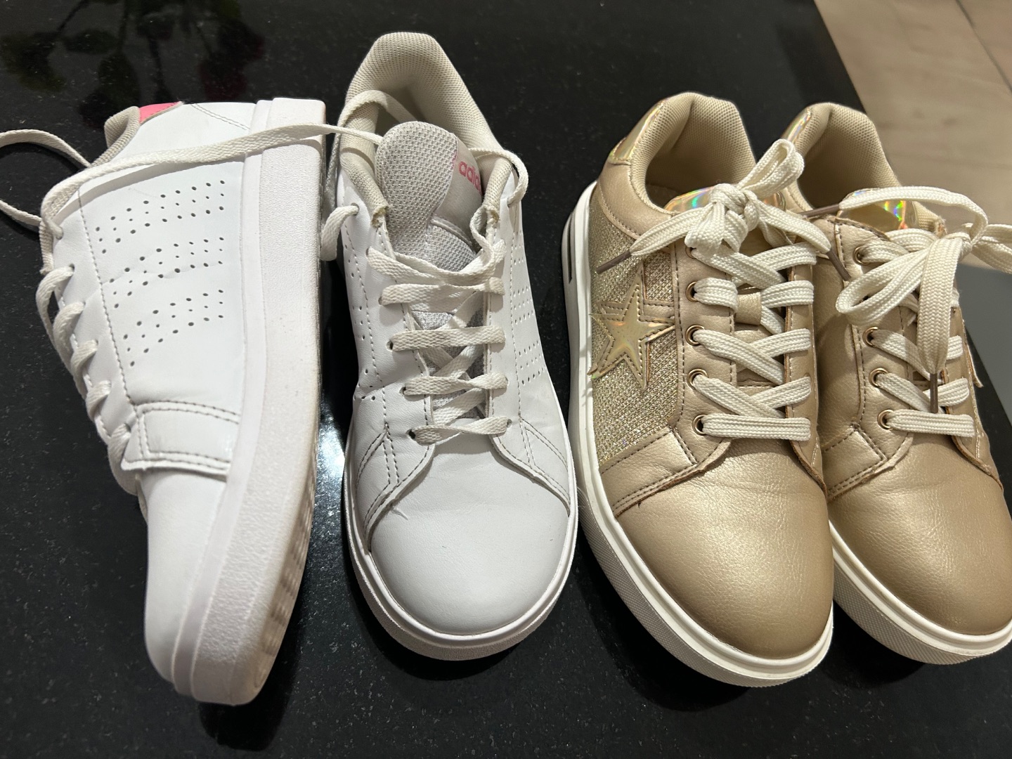 Adidas and Gold Sneakers Lot Size 36 thumbnail 3