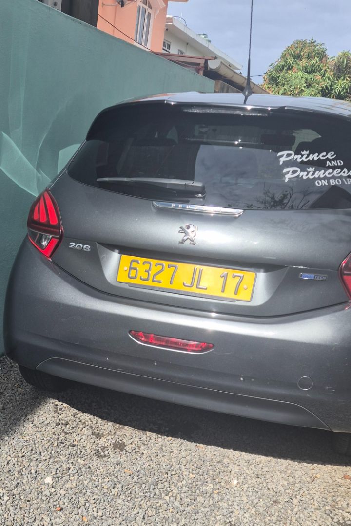 Peugeot 208 2017 Automatic thumbnail 2