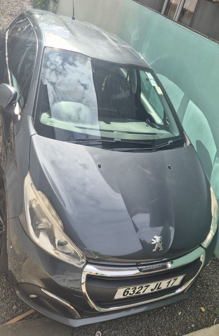 Peugeot 208 2017 Automatic thumbnail 4