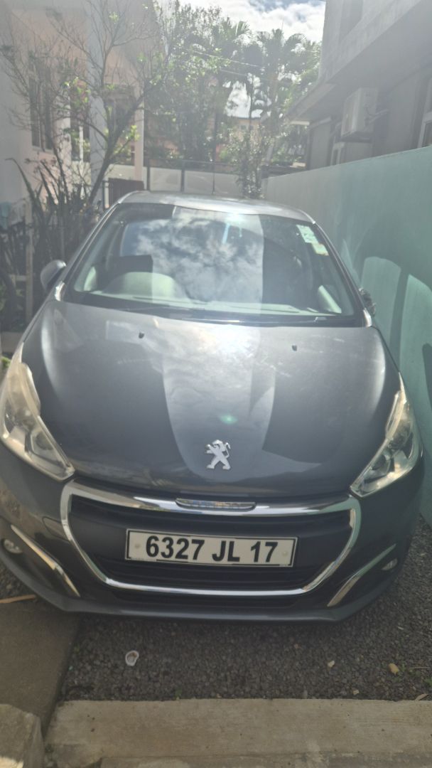 Peugeot 208 2017 Automatic thumbnail 5