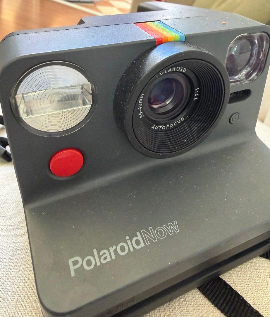 Polaroid Now Instant Camera Black thumbnail 2