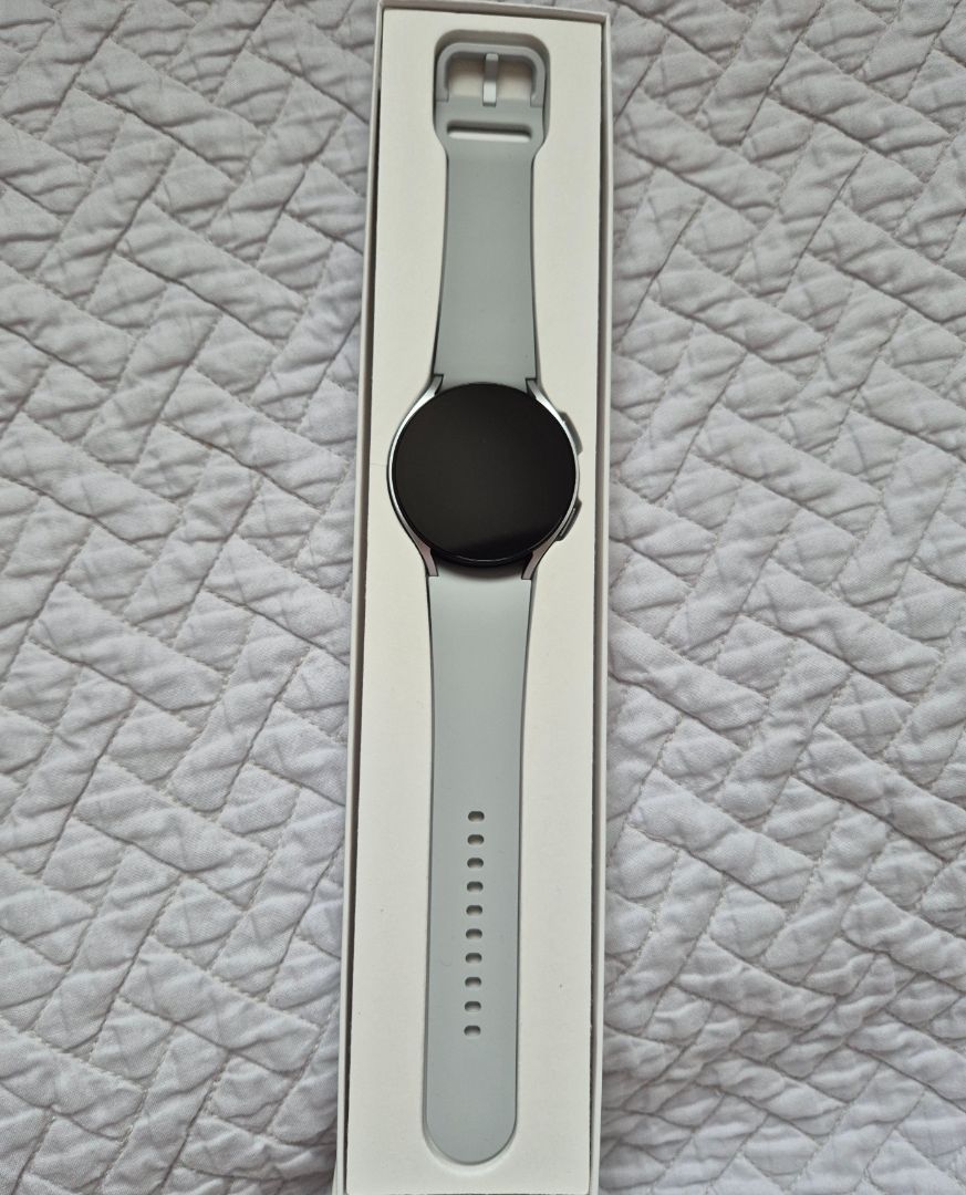 Samsung Galaxy Watch6 Silver - Image 1 of 2