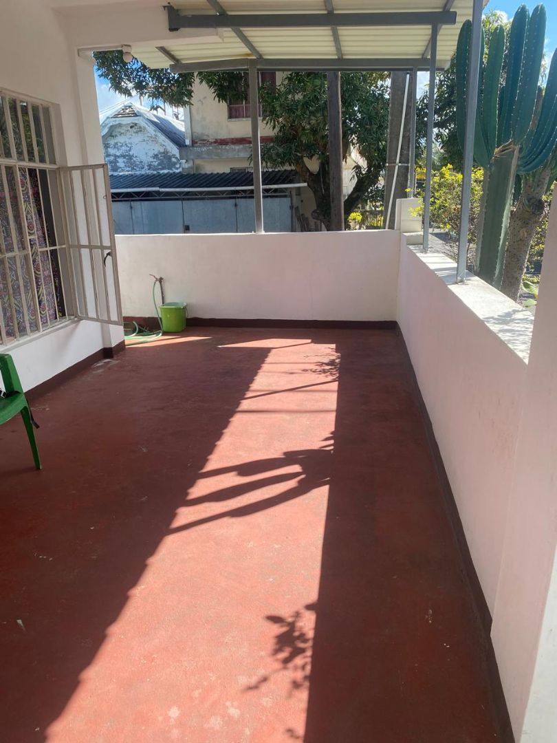 House with terrace thumbnail 2