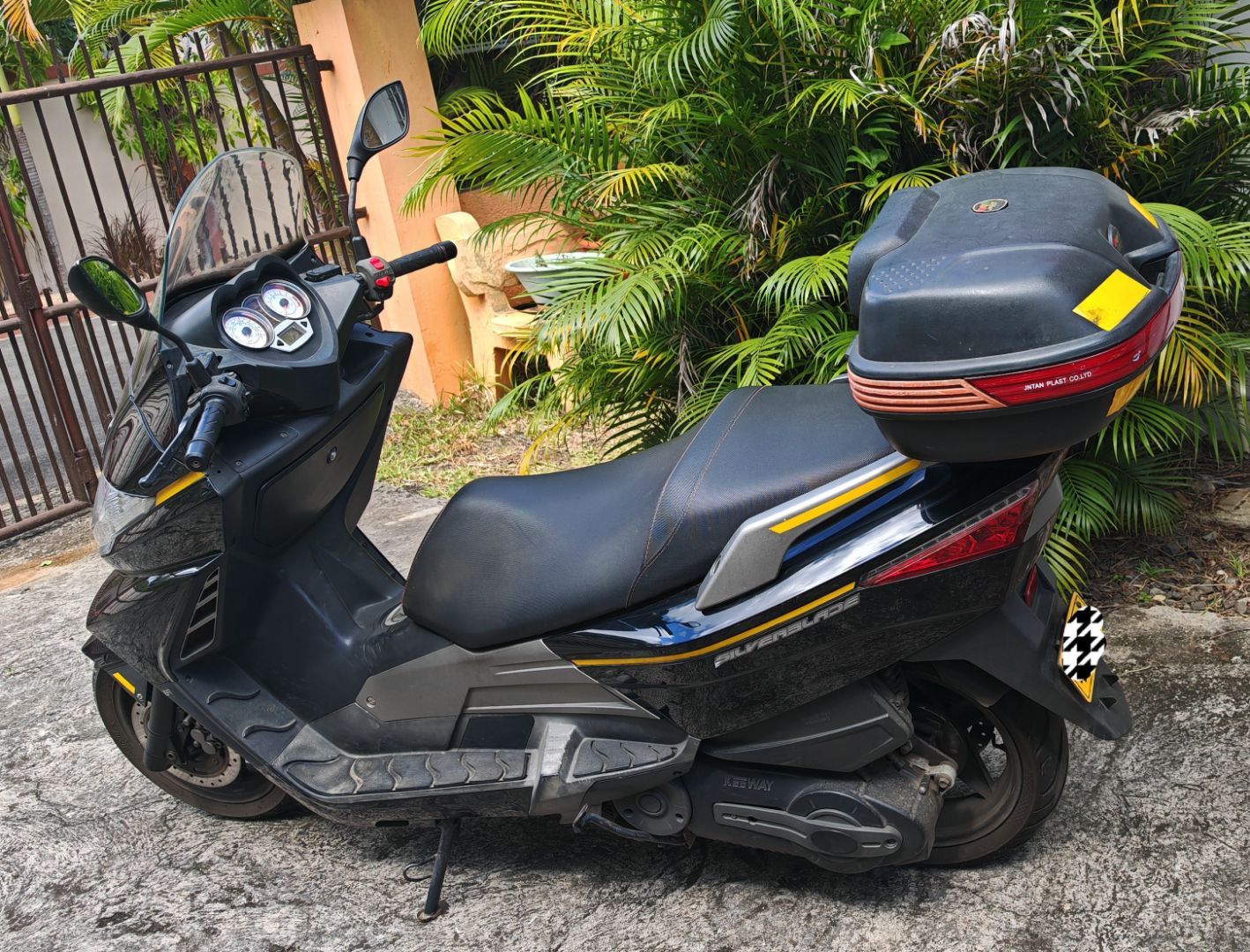 Keeway Silverblade 250 EFI Automatic Scooter thumbnail 3