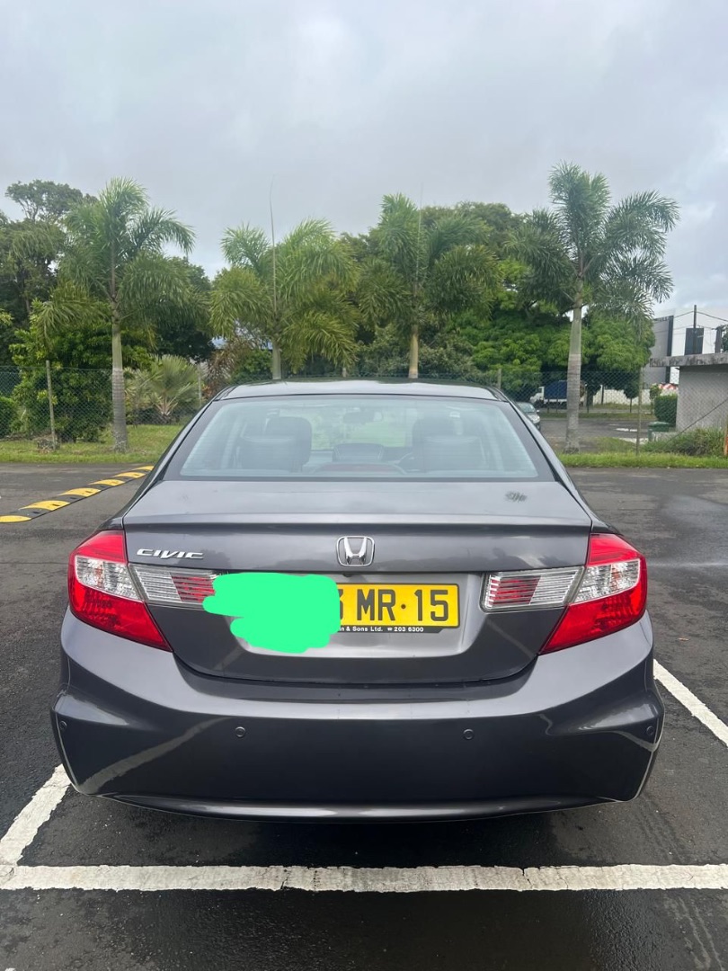 Honda Civic 2015 1598cc Automatic thumbnail 2