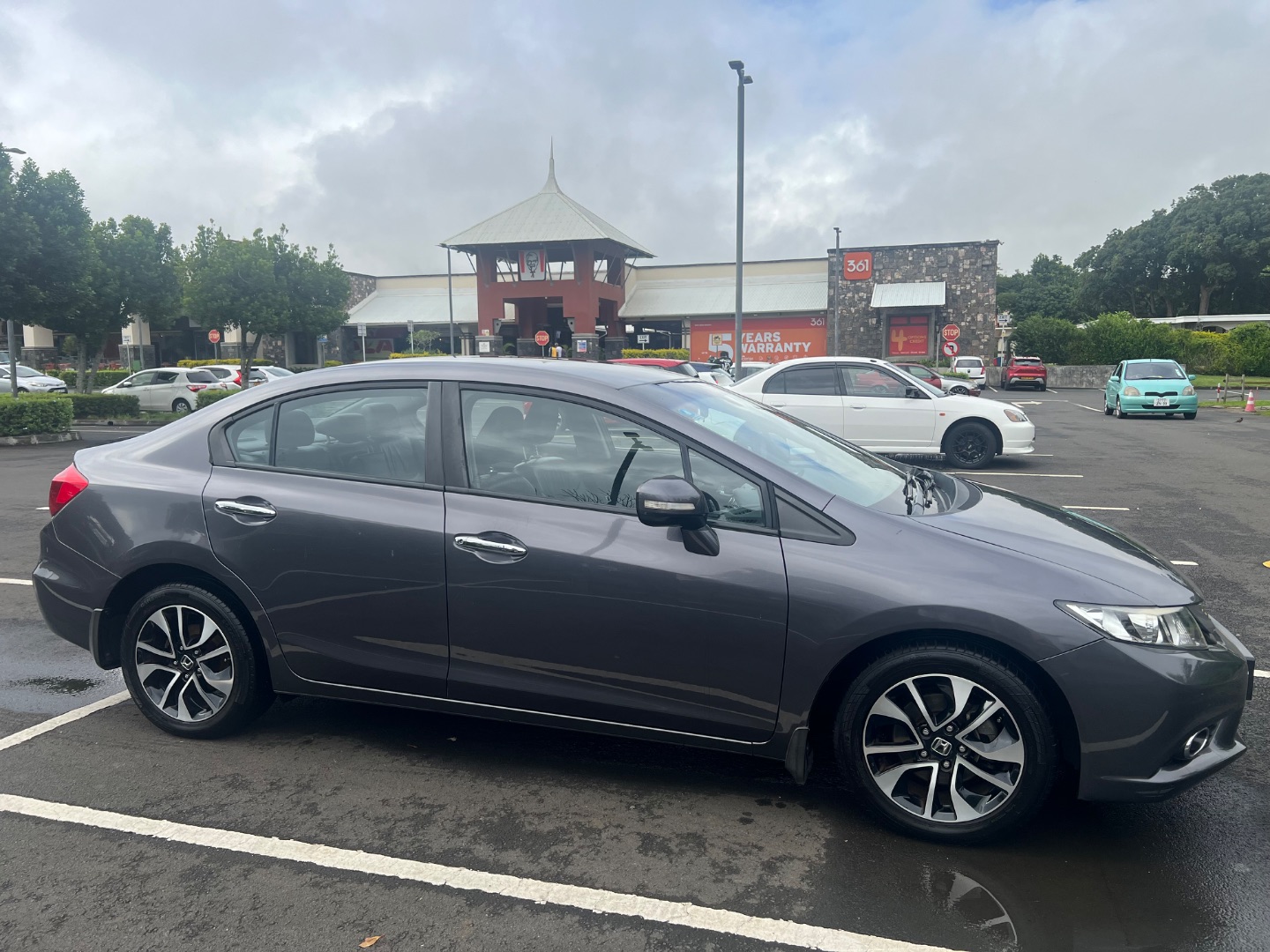 Honda Civic 2015 1598cc Automatic thumbnail 3