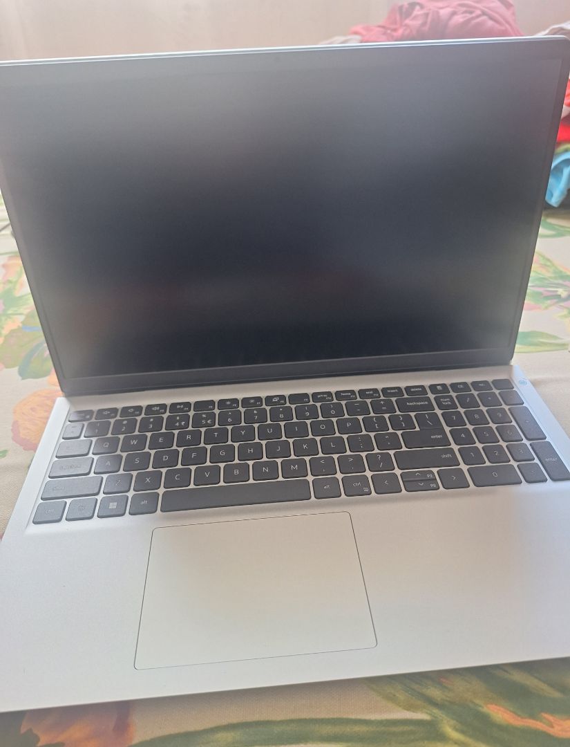 Dell Laptop Silver - Image 1 of 4