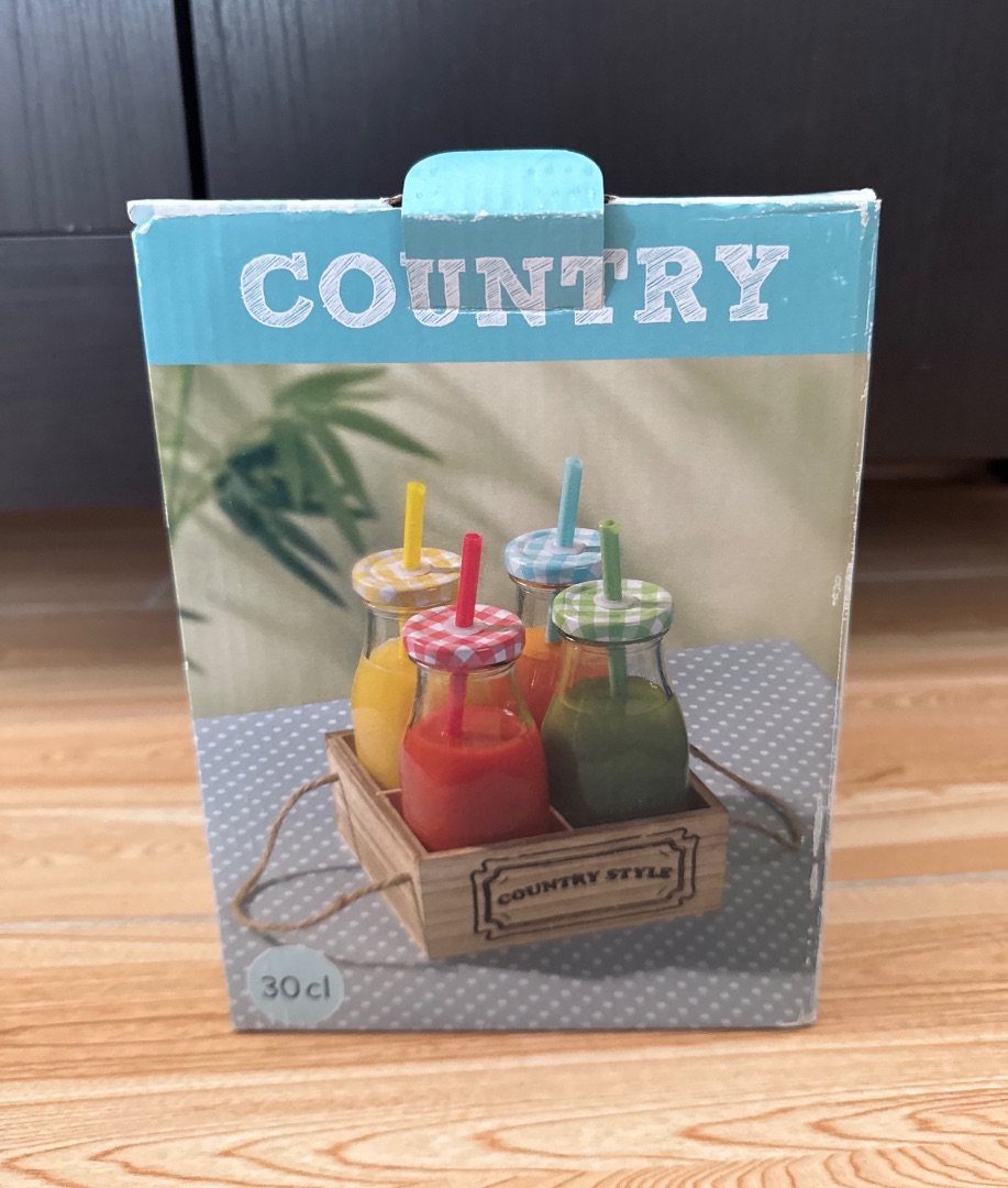 Country Style Drinking Bottles Set of 4