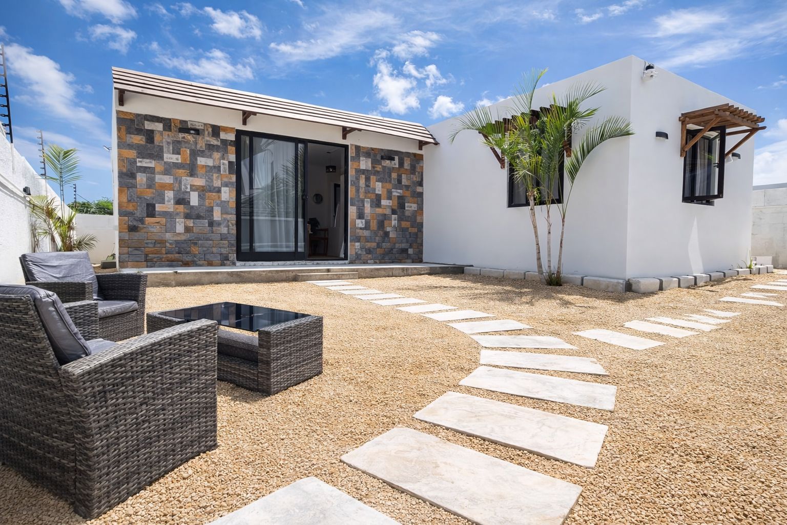 3-bedroom house with parking thumbnail 9