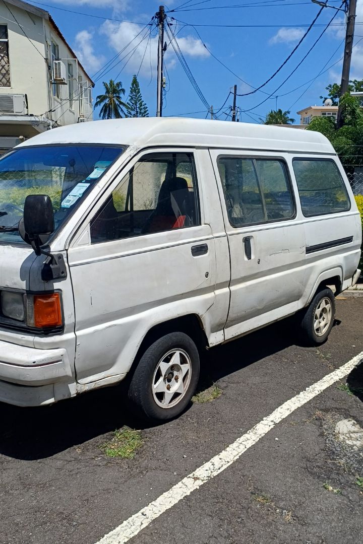 Toyota LiteAce 1989 1.5L Manual thumbnail 3