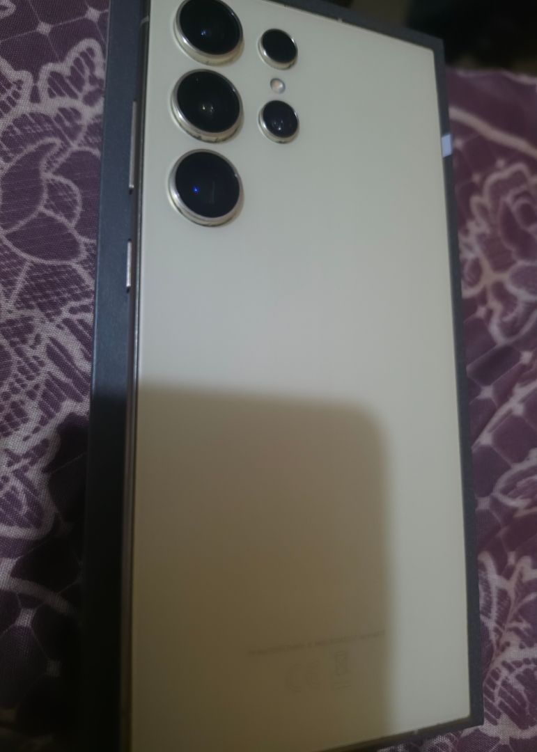 Samsung Galaxy S24 Ultra Yellow thumbnail 2
