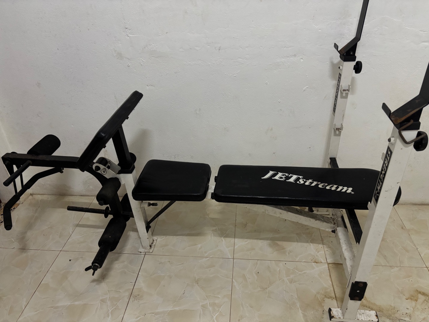 Jetstream Weight Bench and Andy 50KG Weights Set - Image 1 of 4