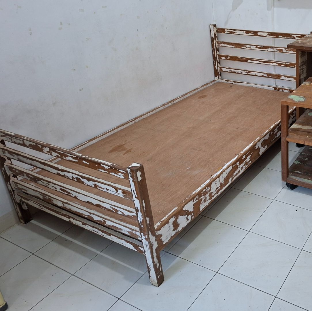 Vintage Wooden Single Bed - Image 1 of 2