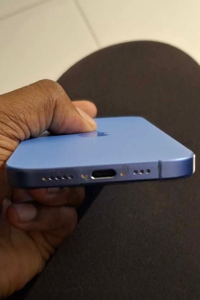 Apple iPhone 16 128GB Blue thumbnail 4