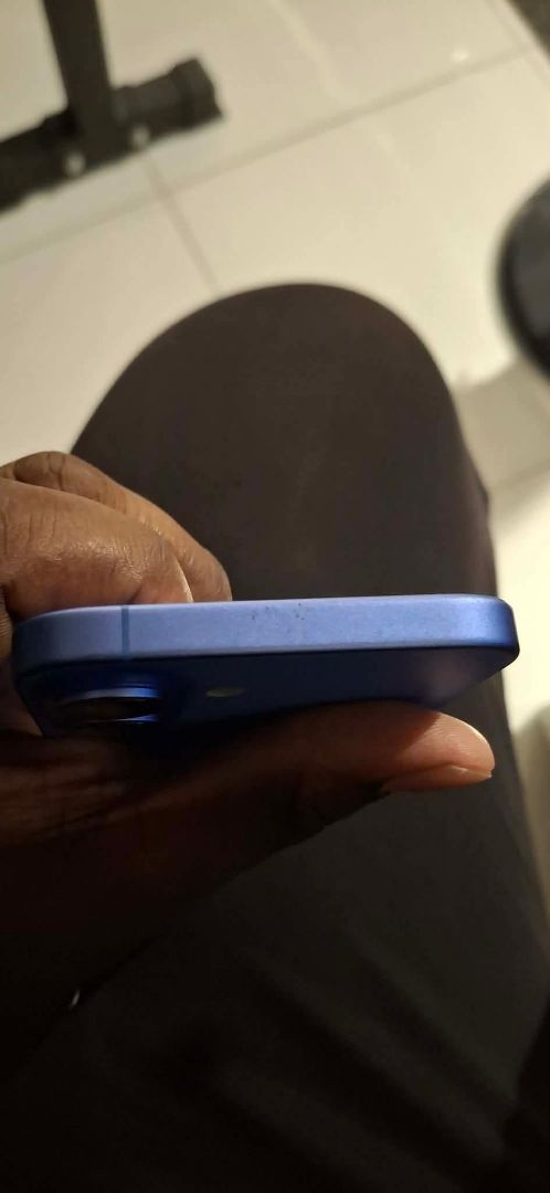Apple iPhone 16 128GB Blue thumbnail 5