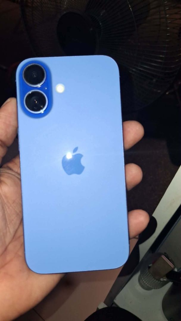 Apple iPhone 16 128GB Blue thumbnail 6