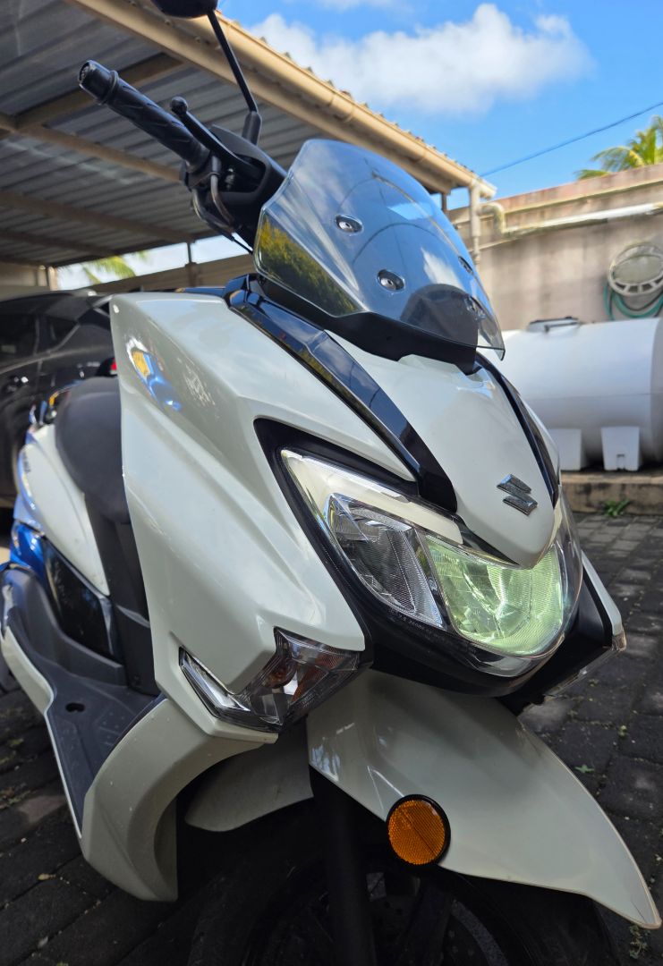 Suzuki Burgman Street 125cc Scooter thumbnail 2
