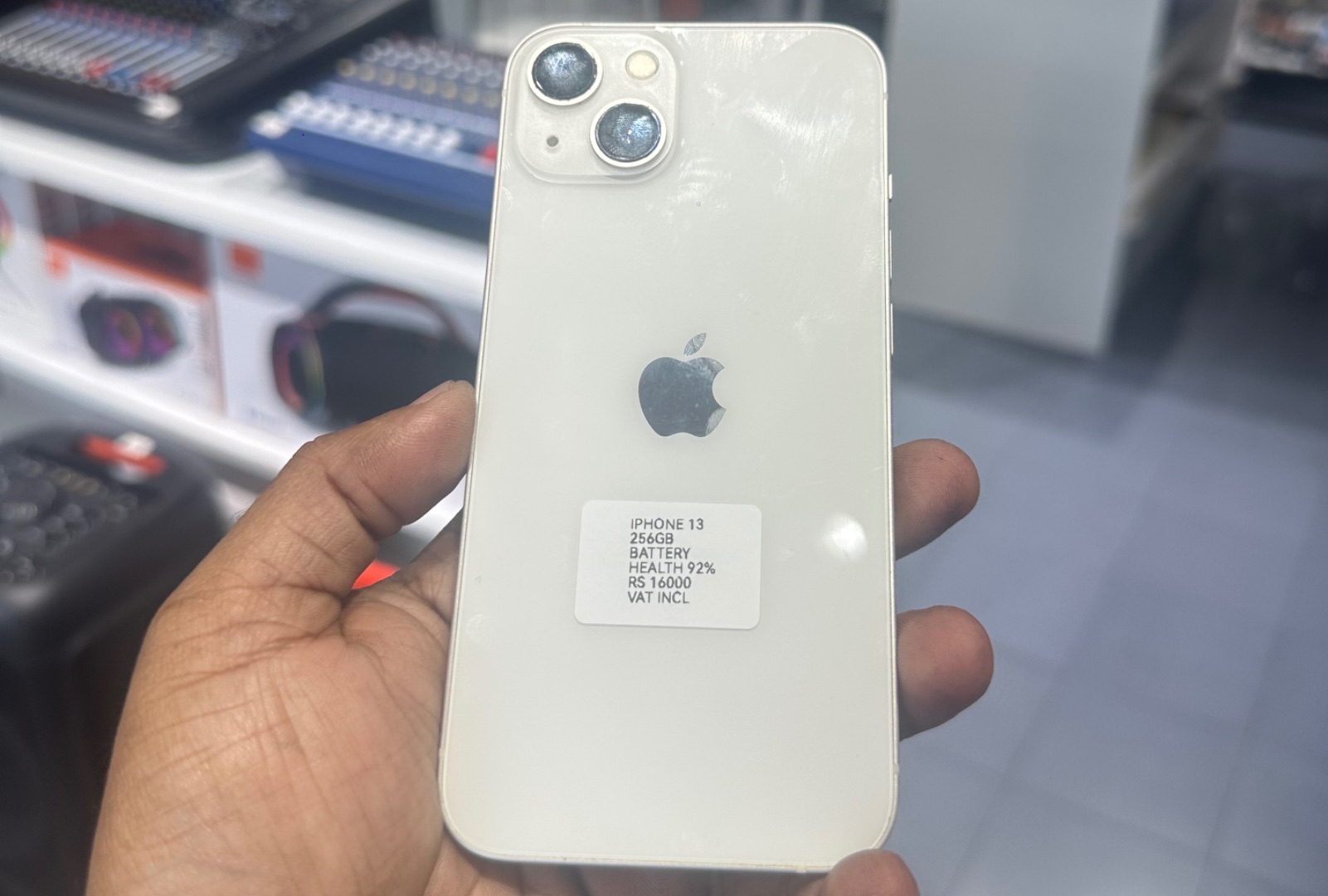 Apple iPhone 13 256GB Starlight