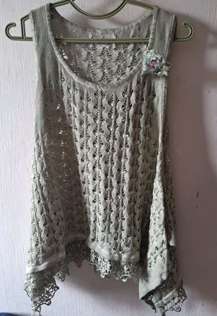 Beige Lace Knit Sleeveless Top