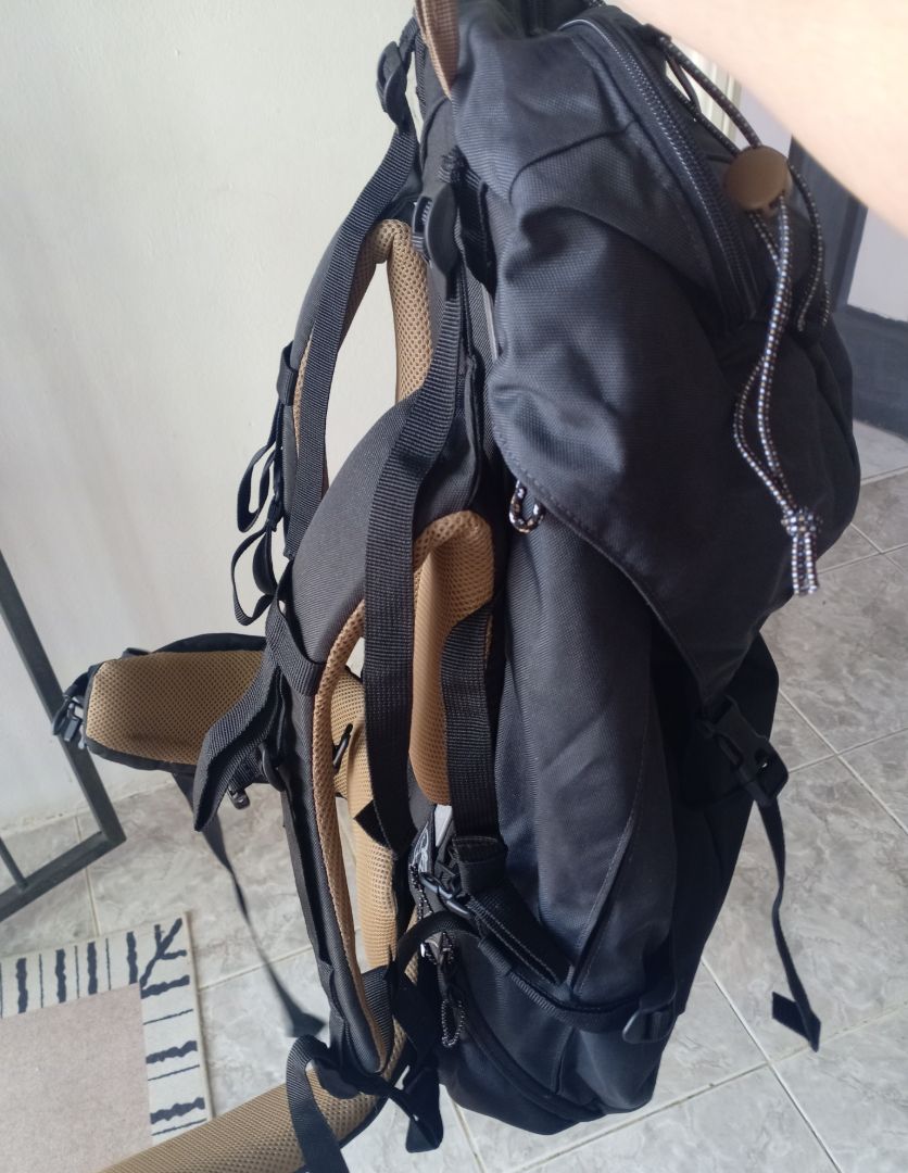 Forclaz MT 100 Easy-fit 50L Backpack thumbnail 2