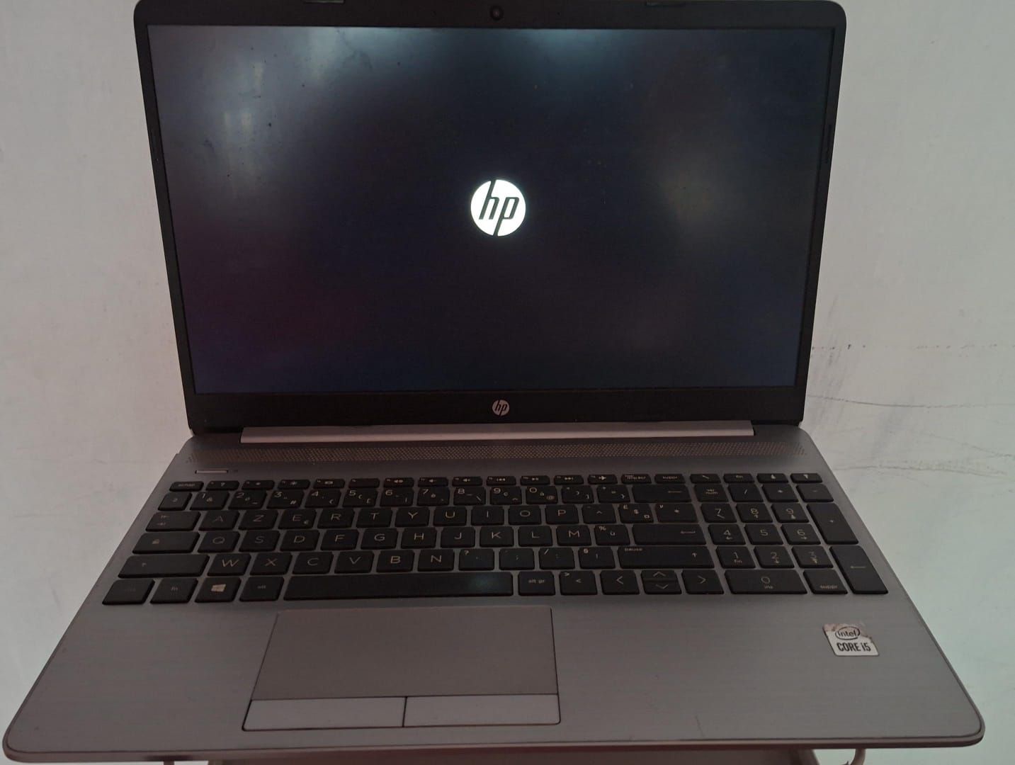 Laptop HP Intel Core i5 Gri thumbnail 2