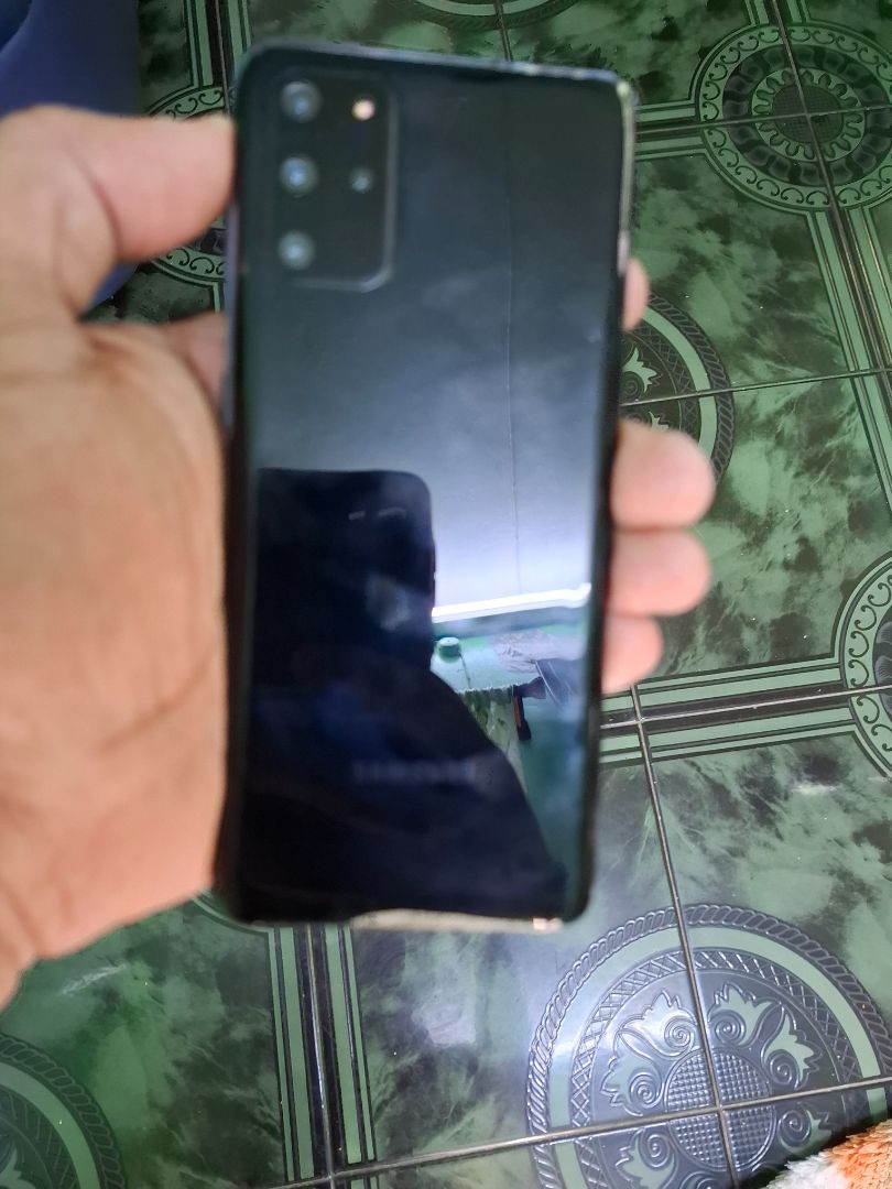 Samsung S20 plus thumbnail 2