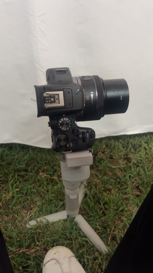 Canon EOS R10 Camera Bundle with 18-45mm and 50mm Lenses thumbnail 5
