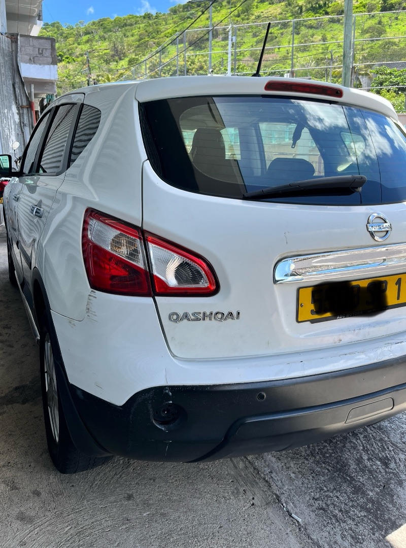 Nissan Qashqai 2011 1.6L Manual thumbnail 2