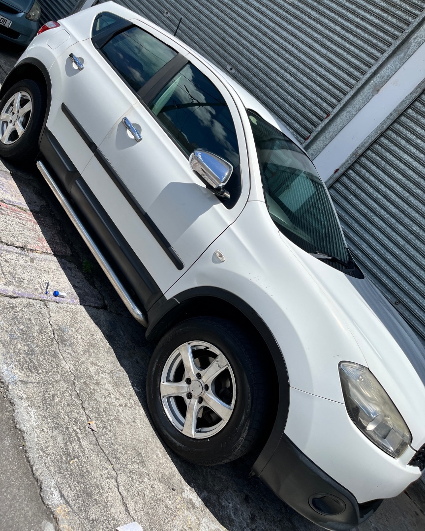 Nissan Qashqai 2011 1.6L Manual thumbnail 3