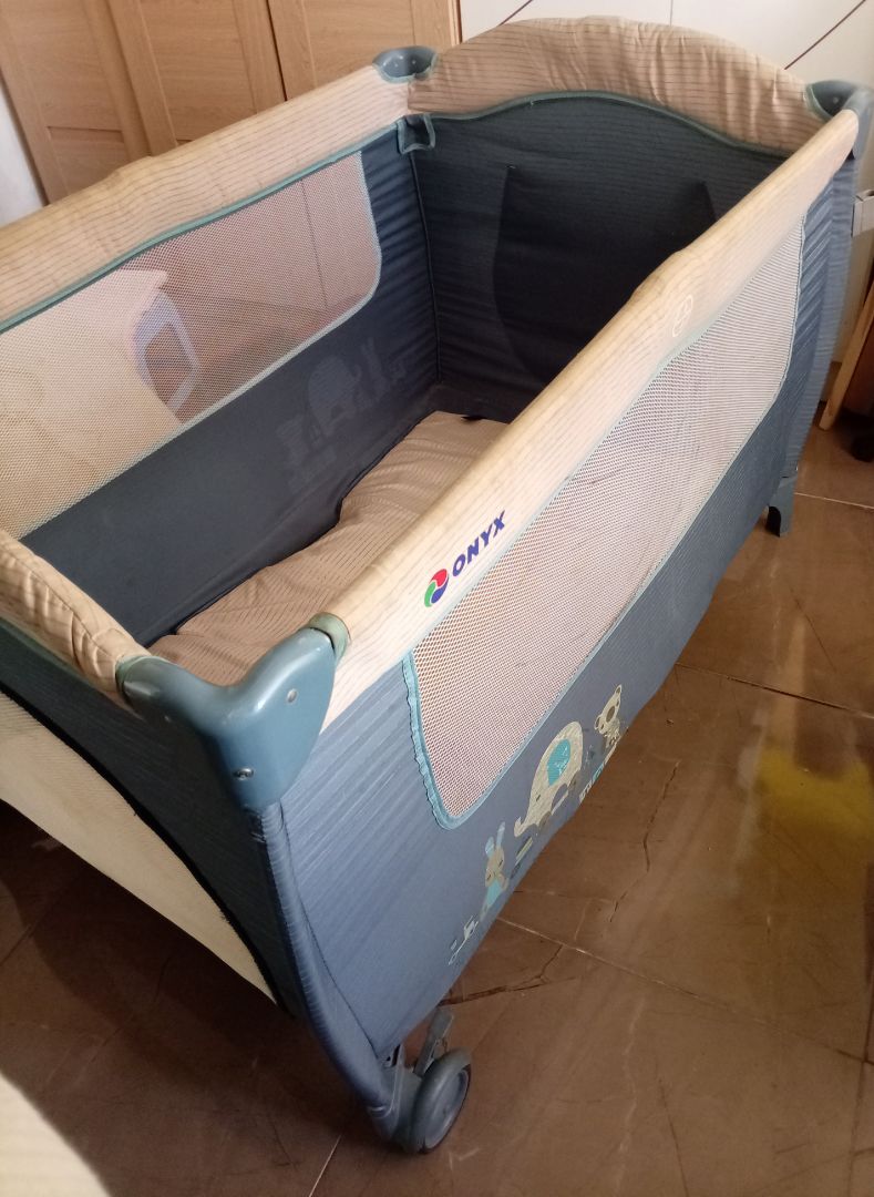 Onyx Baby Travel Cot thumbnail 2