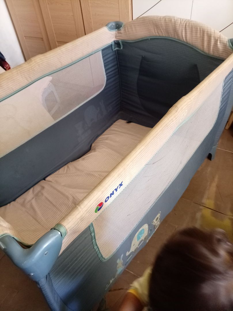 Onyx Baby Travel Cot thumbnail 3