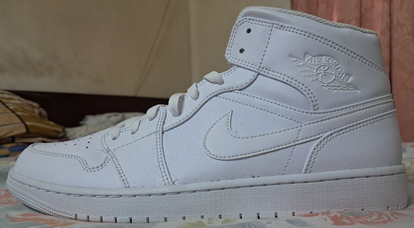 Nike Air Force 1 - Image 1 of 2