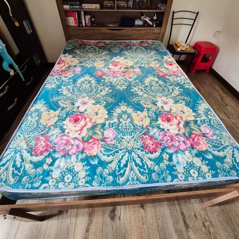 Semi-Orthopedic Mattress Queen size - Image 1 of 1