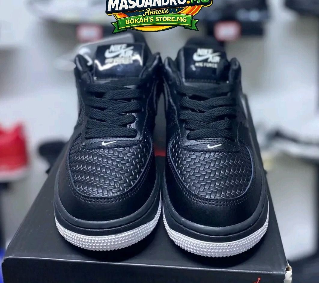 Nike Air Force 1 Black Woven thumbnail 3