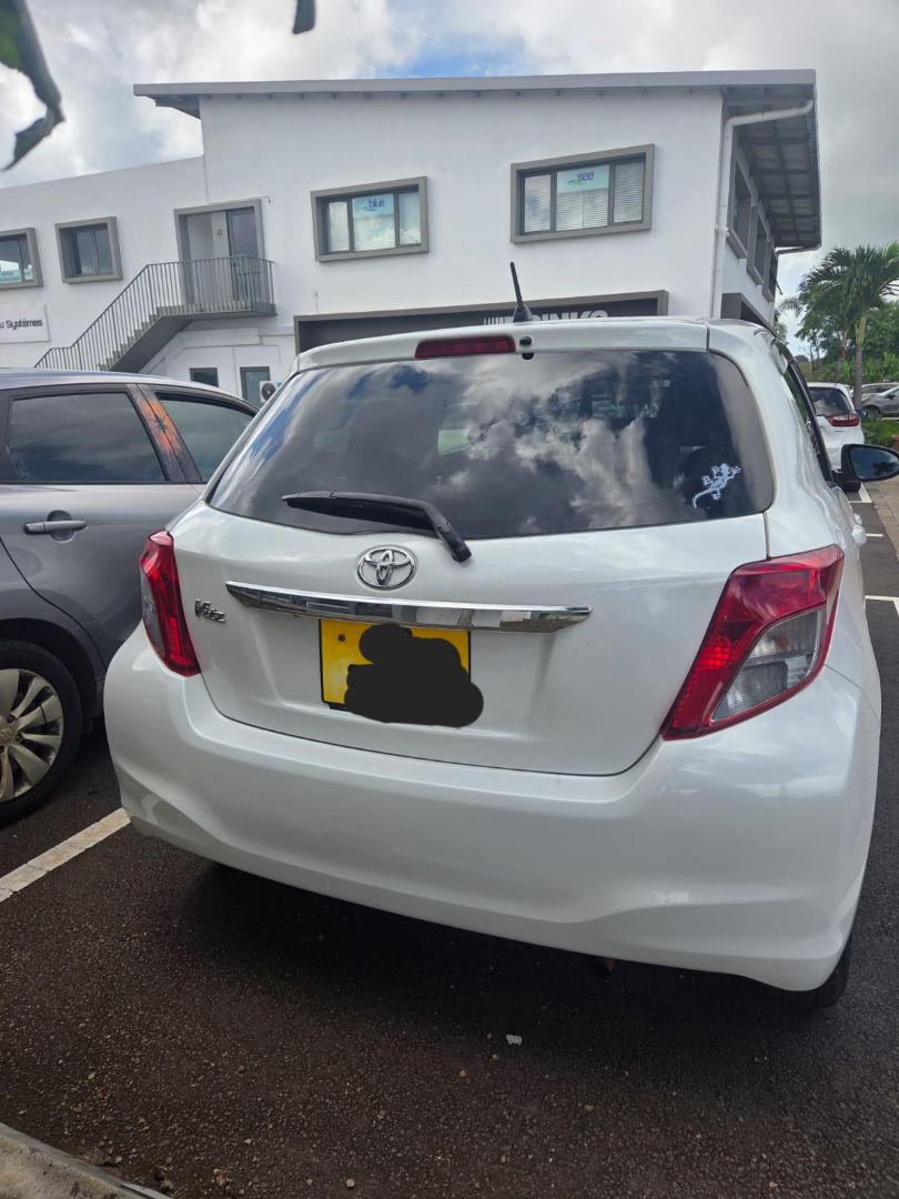 Lady driven Car for Sale, bought Reconc thumbnail 5