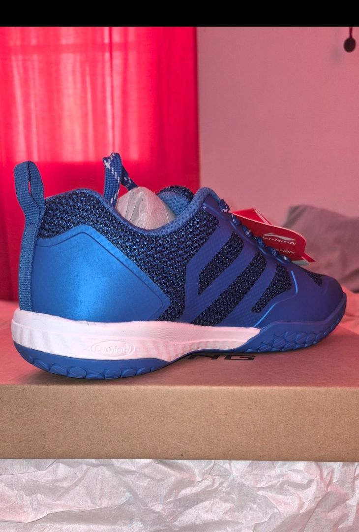 LI-NING Ultra Max Badminton Shoes Blue Size 44 thumbnail 3