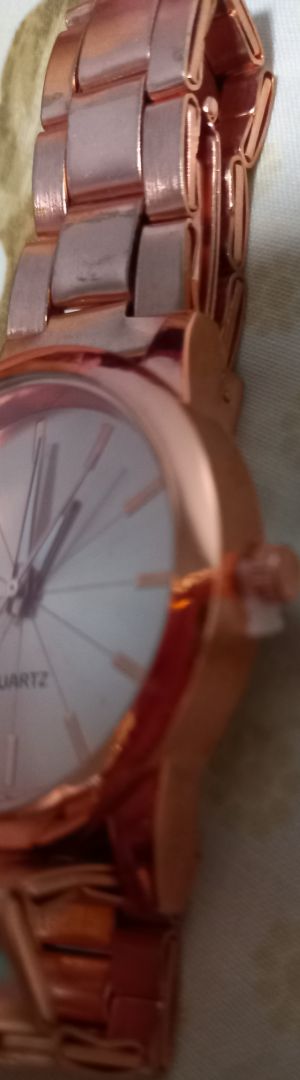 Rose Gold Tone Quartz Women's Wristwatch thumbnail 2