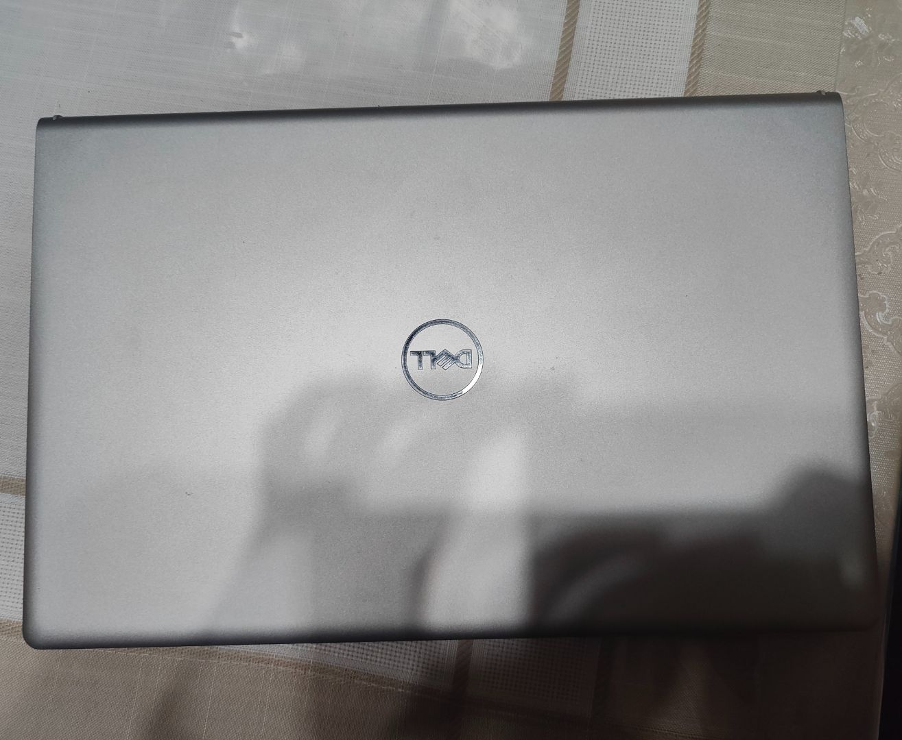 Dell Laptop 1TB 16GB RAM Silver thumbnail 2