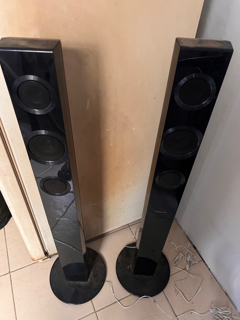 Panasonic SA-XH160 Home Theater System with SB-HF75 Speakers thumbnail 2