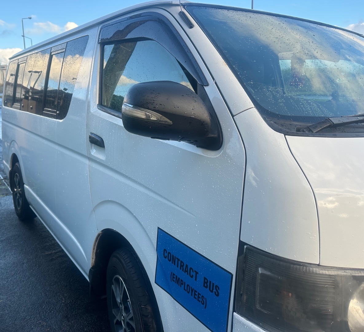 Toyota Hiace Private thumbnail 2