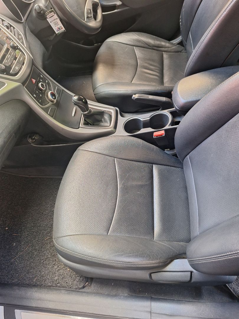 Hyundai Elantra thumbnail 8