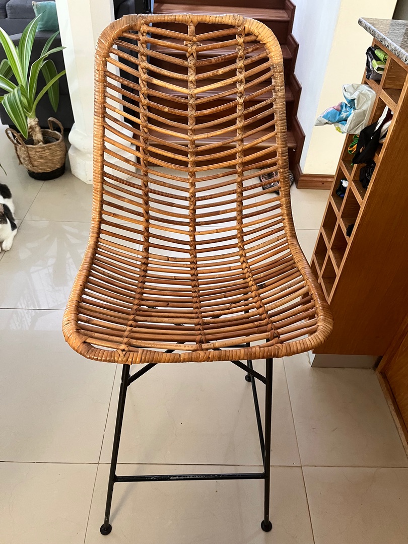 4 Rattan Bar Chairs with Cushions thumbnail 2
