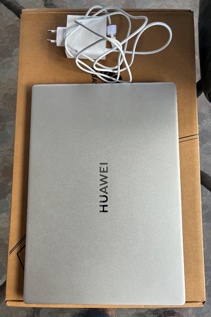 Huawei MateBook D16 Laptop Silver thumbnail 2