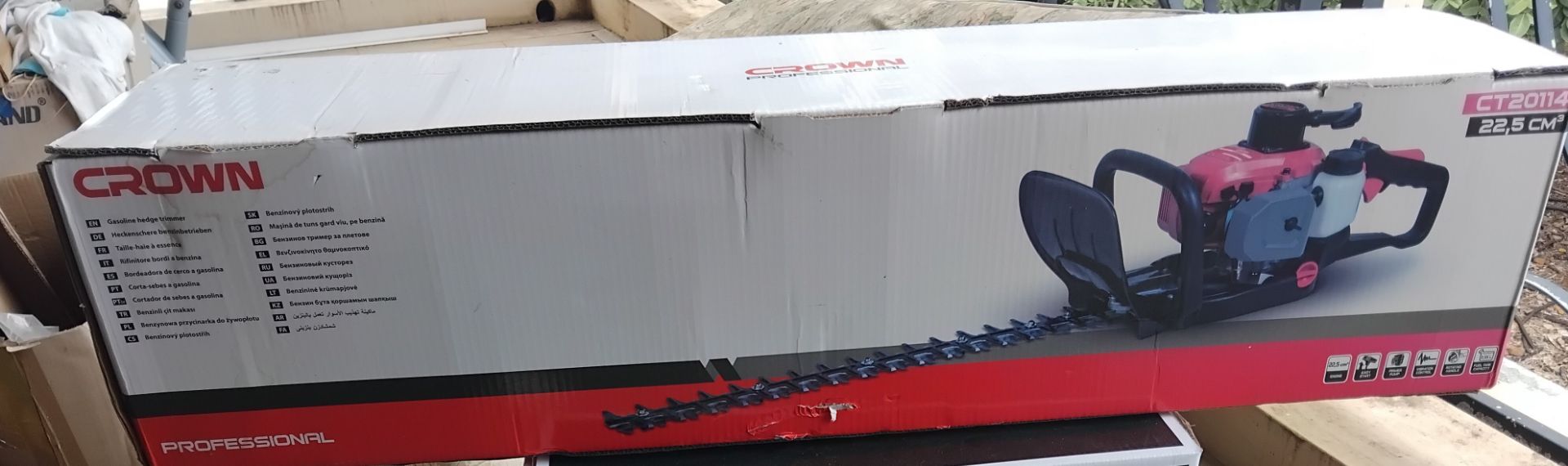 Crown CT20114 Gasoline Hedge Trimmer 22.5 cm3 - Image 1 of 2