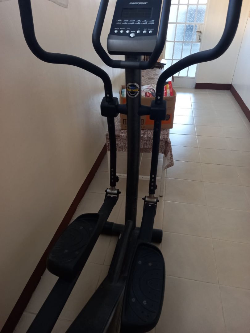 Proteus Elliptical Cross Trainer Black thumbnail 3