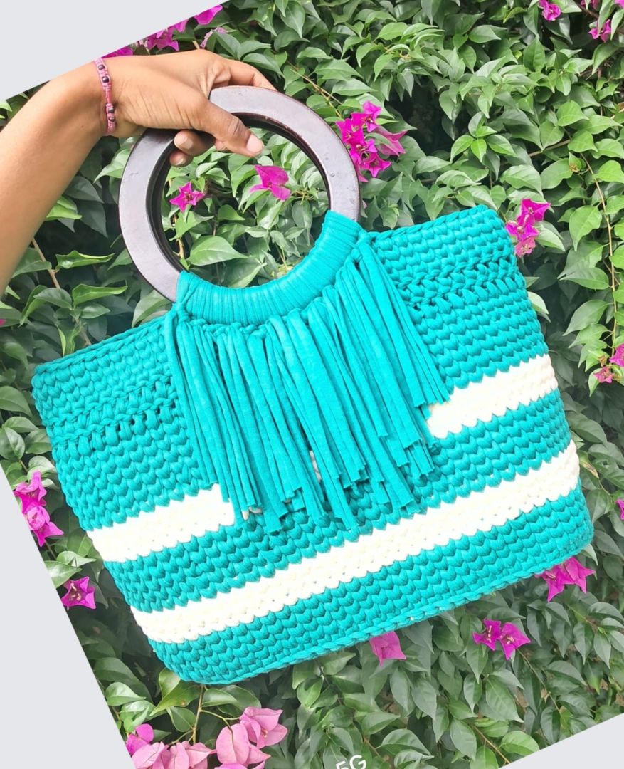Handmade Crochet Handbag Turquoise White with Wooden Handles thumbnail 2